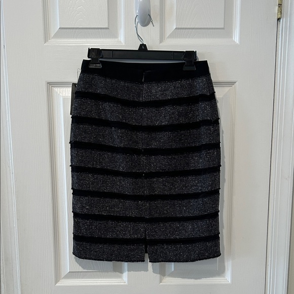 Worthington Black and Gray Textured Pencil Skirt - Picture 2 of 3
